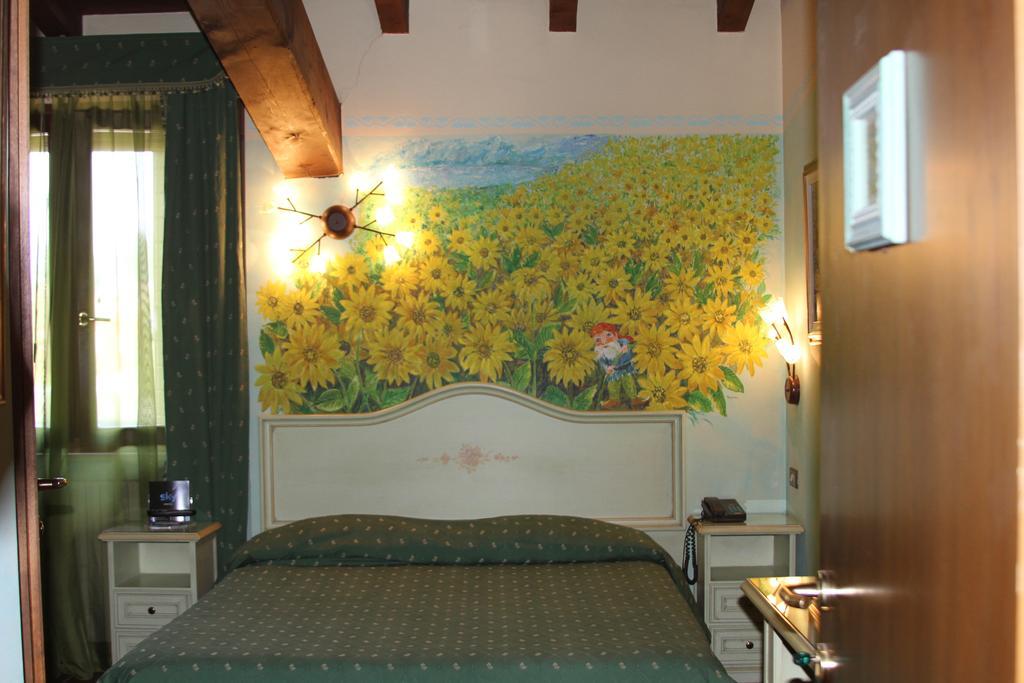 Hotel Bolero Sirmione Buitenkant foto